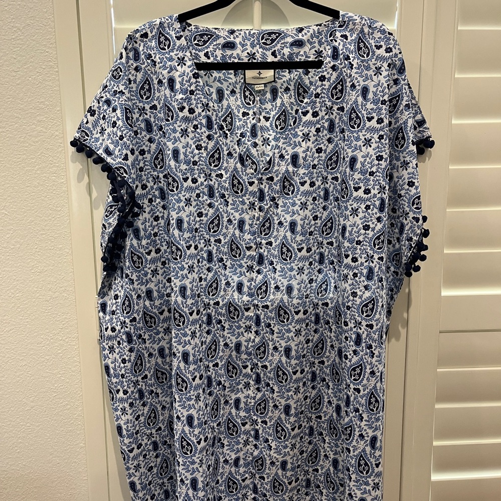 Tuckernuck Blue and White Paisley Coverup sized XL/XXL